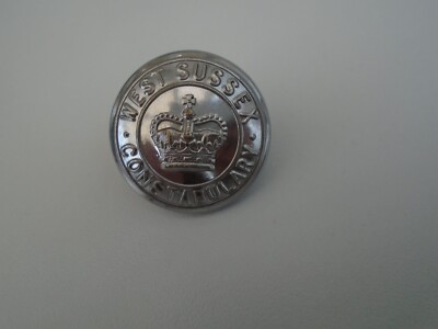 West Sussex Constabulary Tunic Uniform Button  QC Large X 25mm