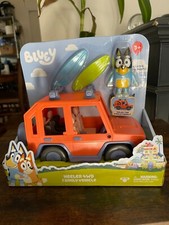 Disney Bluey Heeler Jeep 4WD Family Vehicle Moose Toys w/surfboards and figure