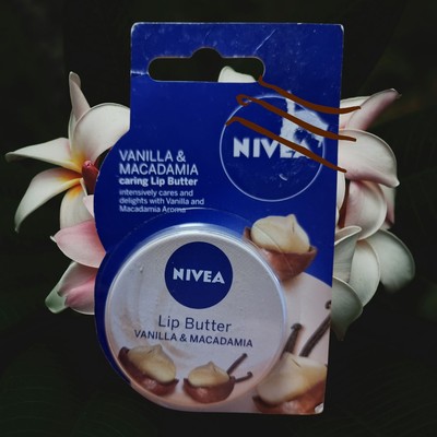 Nivea  Lip Butter Vanilla Macadamia 16,7g /19 ml Neu