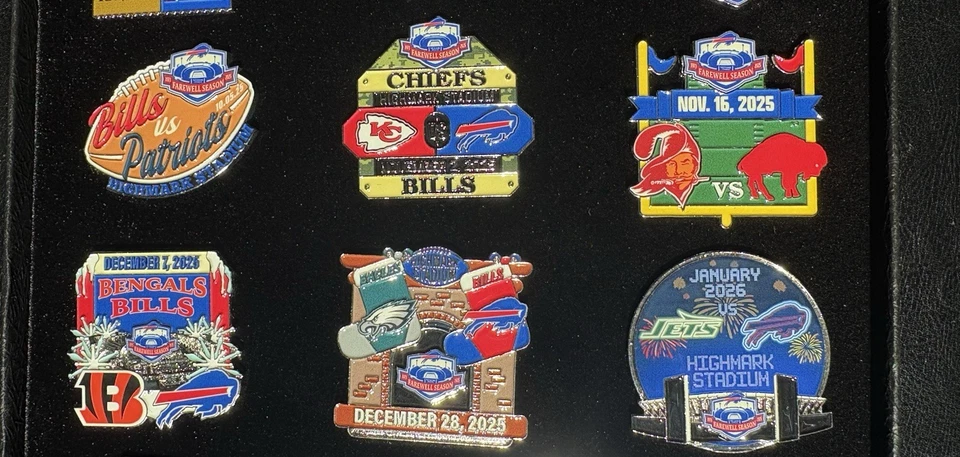 Juego de caja de prendedores Buffalo Bills 2025-26 Highmark Stadium Farewell temporada 9 día de juego 💎 Foto 3 de 4