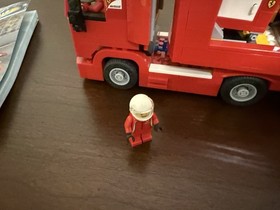 LEGO SPEED CHAMPIONS 75913: F14 T & Scuderia Ferrari Truck - RETIRED 95%complete