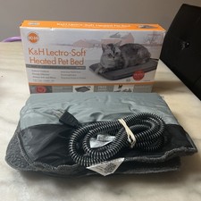 K H PET PRODUCTS Electric Heated Warming Bed Pad 20W - Gray 18x14" Benefits CZ
