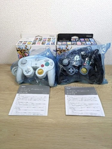 Nintendo GameCube Controller Super Smash Bros White Black Set of 2 CIB Tested