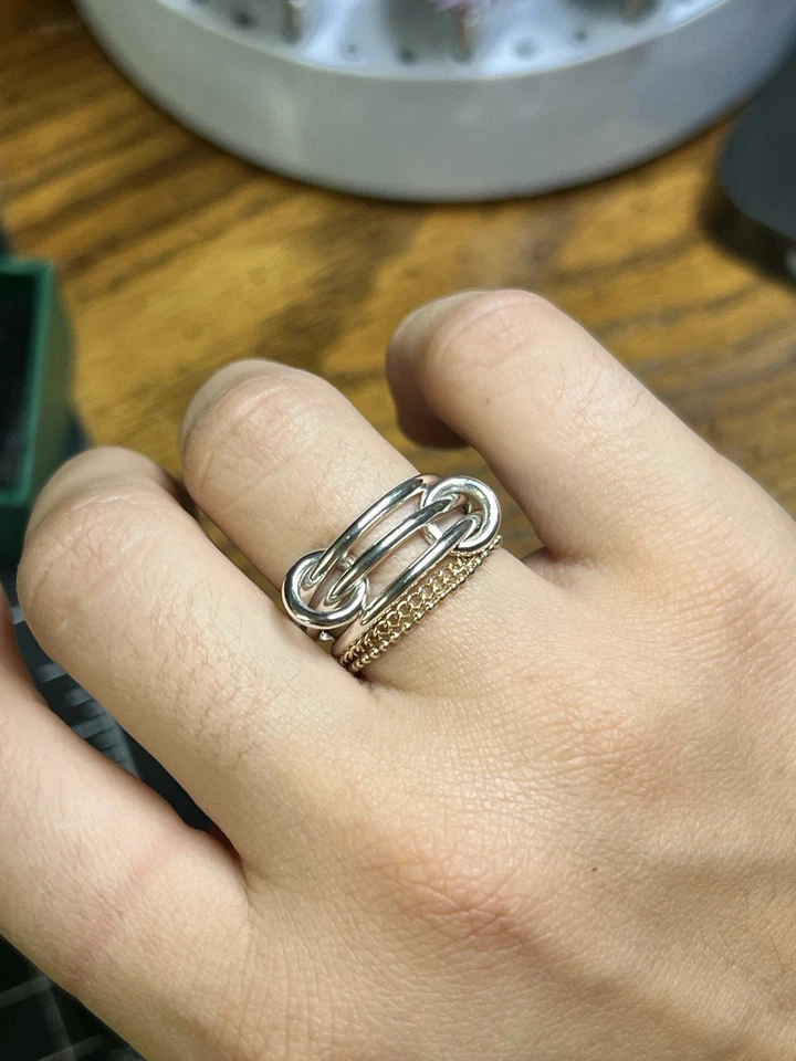 Sz 3.5 Interconnected Tri-Band Stacking Ring, Linked Multi-Finger Ring - Image 3 of 4