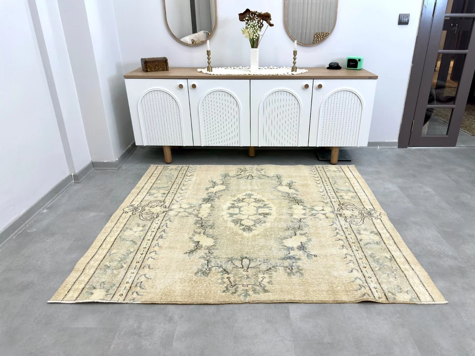 Alfombra Oushak Turca Vintage Beige 5x6, Tejida a Mano, Alfombra de Lana Hecha a Mano Foto 2 de 4