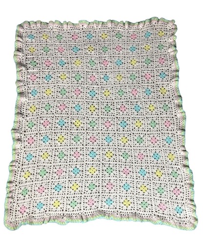 Handarbeit Babydecke Rüschen Pastell Gelb Rosa Blau Kinderzimmer Deko Blumen - Bild 2 von 3