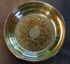 Ancien sous-verre / cendrier en argent Barker Ellis Made in England rond 4 1/8"