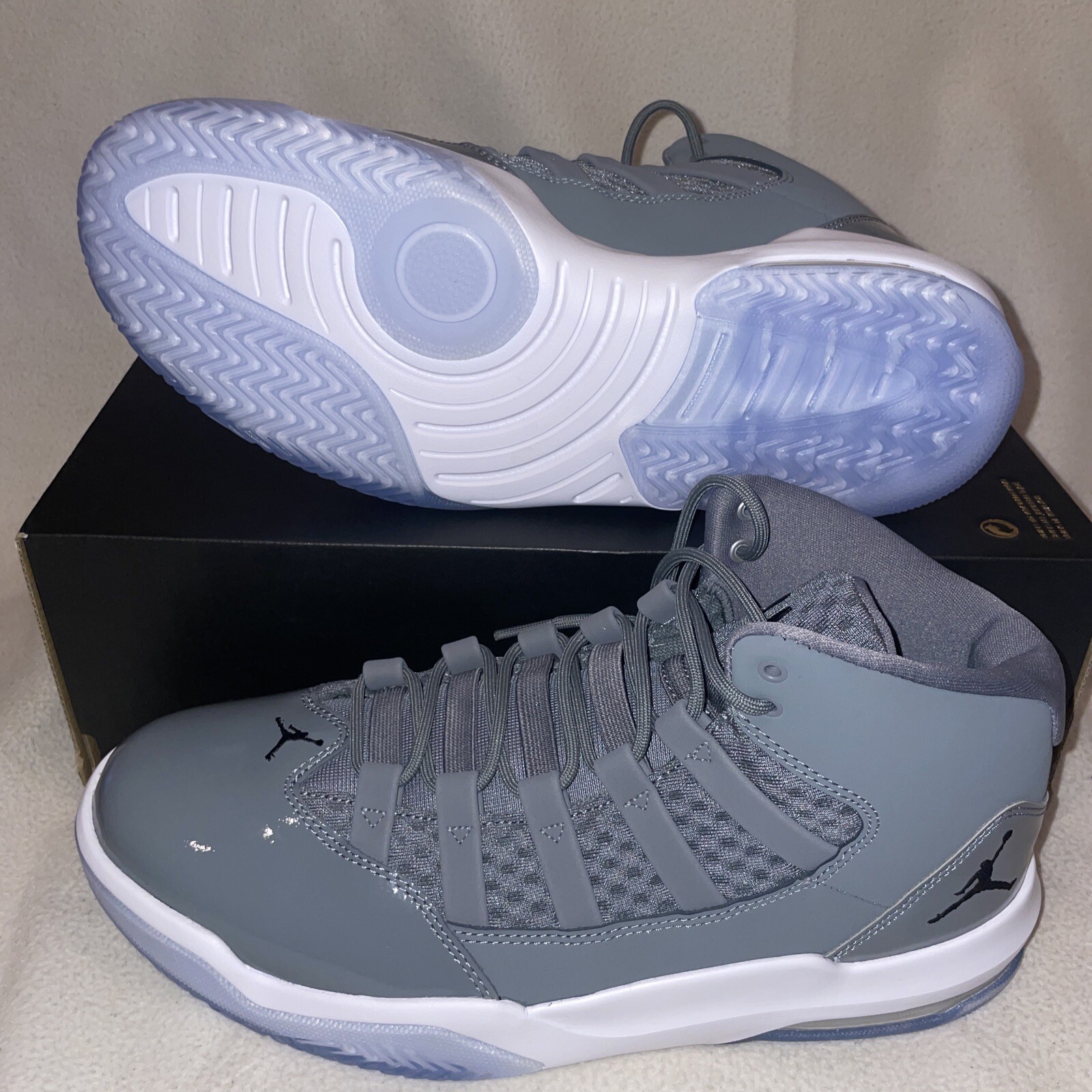 NEW Nike Air Jordan Max Aura AQ9084-010 