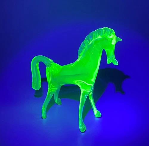 Vintage Murano Cenedese Vaseline Uranium Glass Horse Stallion Figurine Sculpture