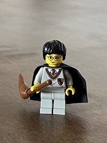 LEGO Harry Potter Hogwarts Castle Vtg Minifigures *MINT* 4709-1