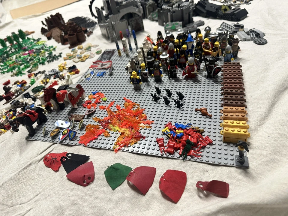 Lego Castillo Lote a Granel de Ladrillos, Minifiguras, Castillo Roca Pared Burp Sin usar, De Colección Foto 2 de 4