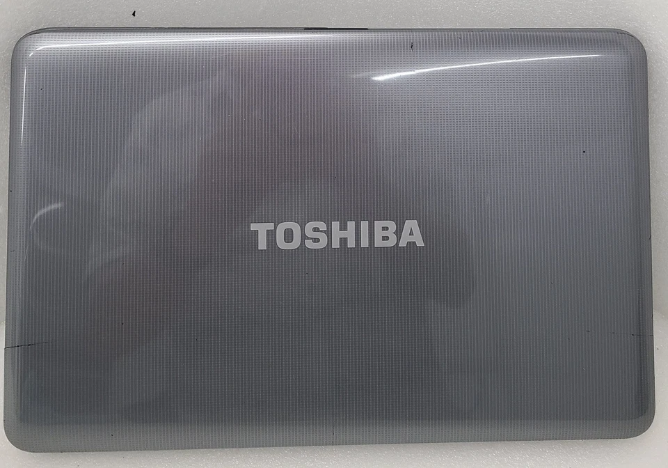 Portátil Toshiba Satellite L855-S5112 Intel I3-3110M 4 GB RAM SIN HD/OS (FL) Foto 3 de 4