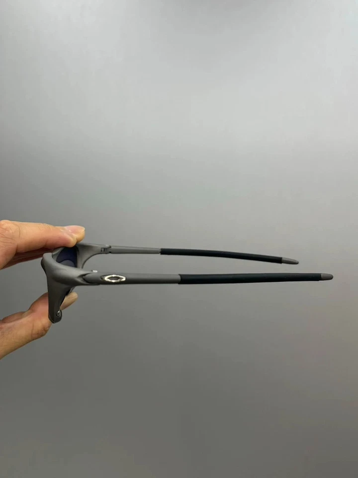 Oakley Magnesium Four Polarized Sunglasses Gray Frame Red Lenses - Image 4 of 4