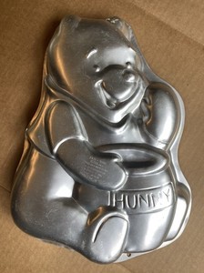 Winnie the Pooh Wilton Cake Pan Mold 1995 Hunny Pot