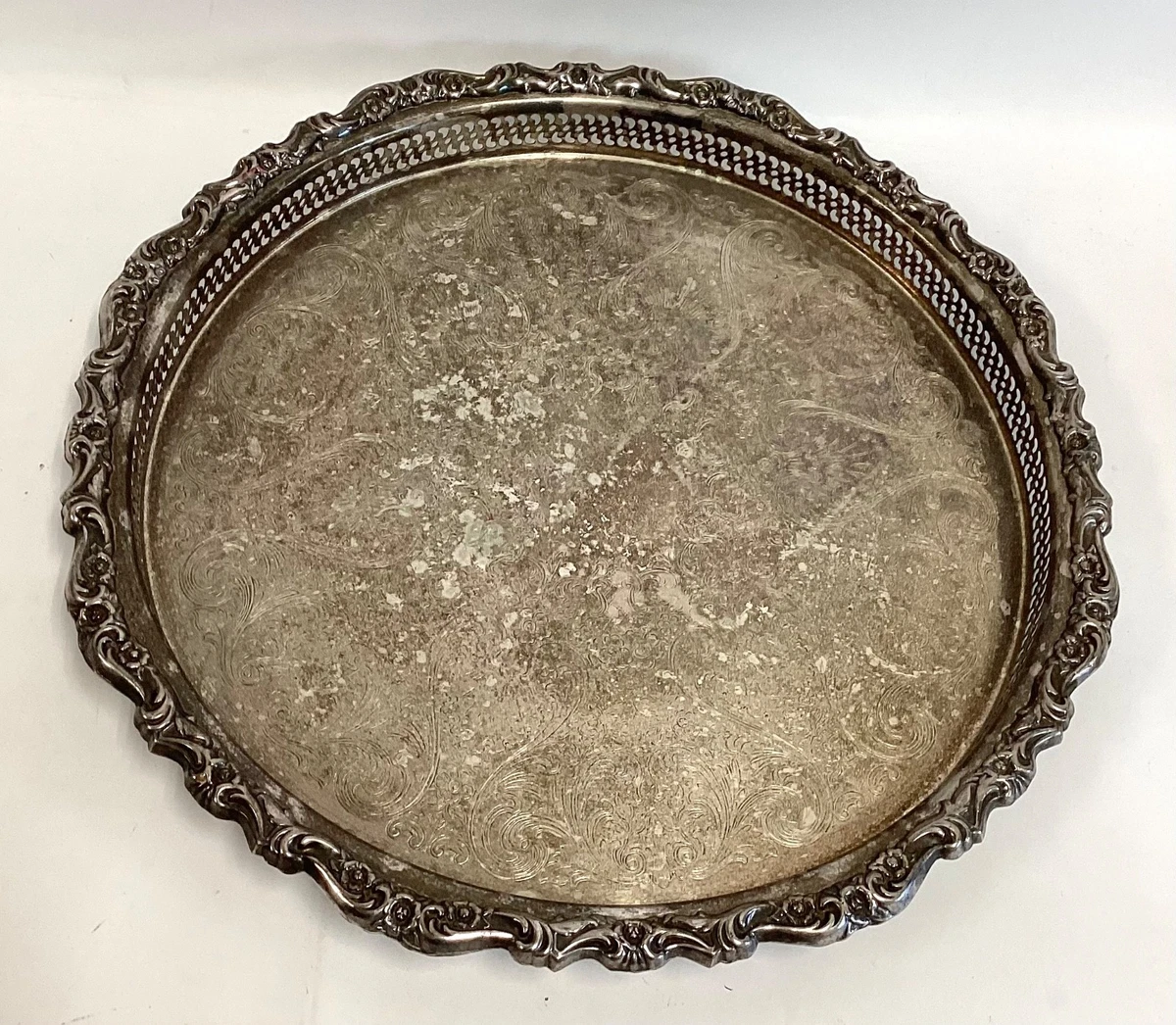 ONEIDA Victorian Antique US Silver-Plated Platters & Trays for