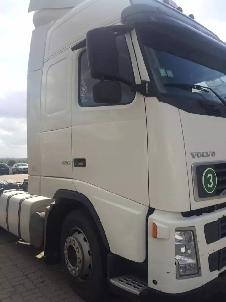 VOLVO FH12 for breaking. Big stock of parts available