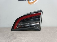 Original Tesla Model Y Rückleuchte Heckleuchte innen rechts LED 1502089-00-B