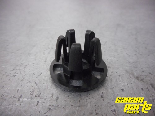 CanAm New OEM UTV Rivet Insert Holder Clip Retainer Maverick Commander 707900133 - Bild 7 von 12