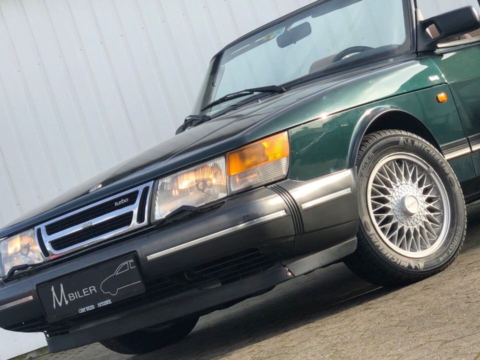 Saab 900 i