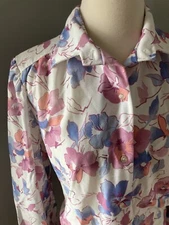 38-44 Lady Knitmakers Vintage 1970/80s Multi Color Floral Long Sleeve Button Top