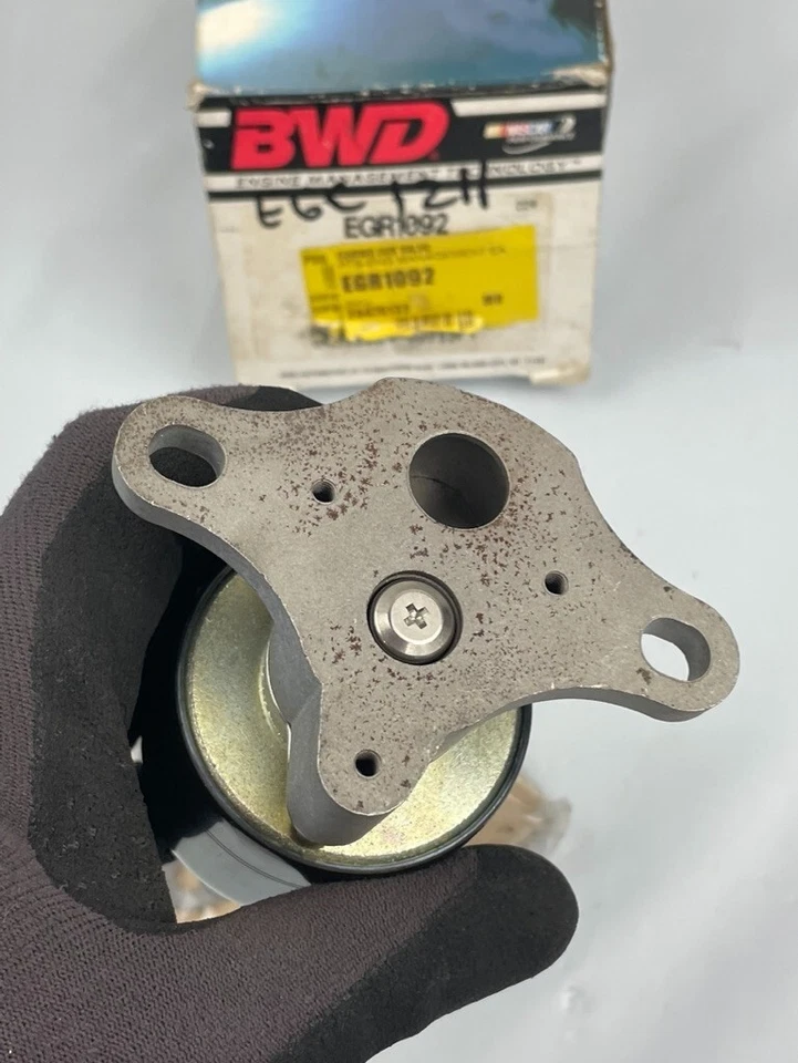 Válvula EGR de recirculación de gases de escape genuina EGR1092 BWD para modelos GM en tabla Foto 4 de 4