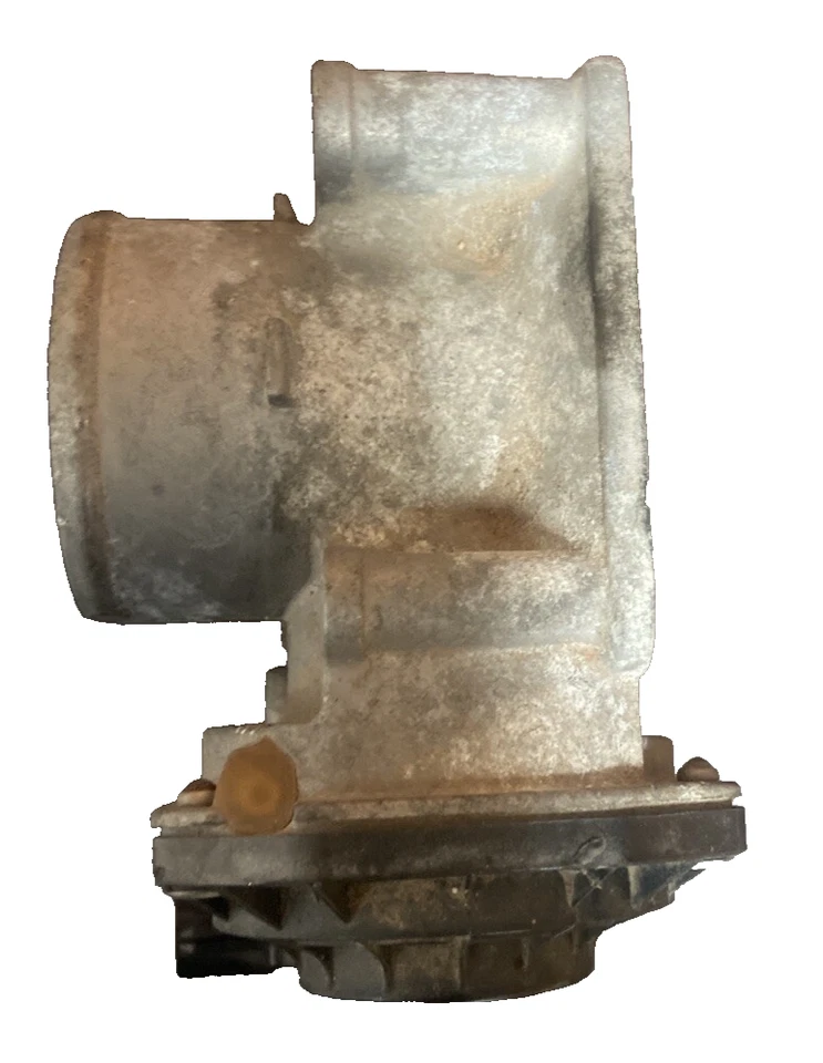 2007 Toyota Yaris Throttle Body 22030-21030 OEM - Image 2 of 4