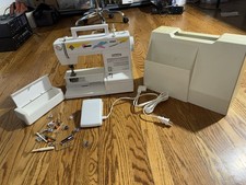 Macchina da cucire PFAFF 6091 restaurata. Made In Germany. Piedino da passeggio IDT. ZW