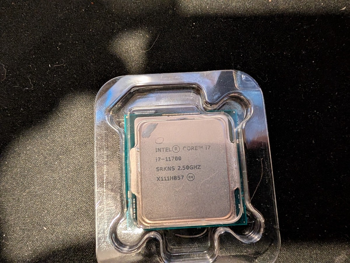 Core Intel i7-11700 Processor CPU GHz 2.5 - FCLGA1200 16MB i7 0 1 