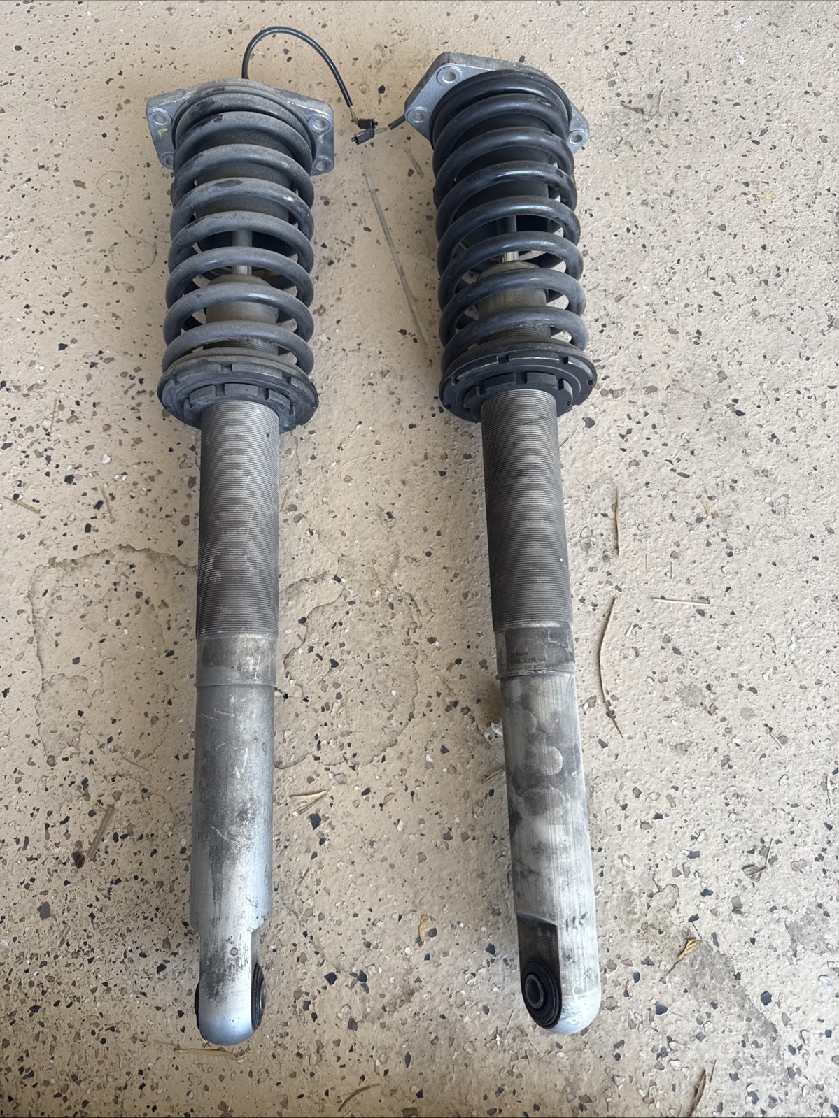 Maserati GranTurismo 2007-2017 FRONT+RIGHT Strut assembly