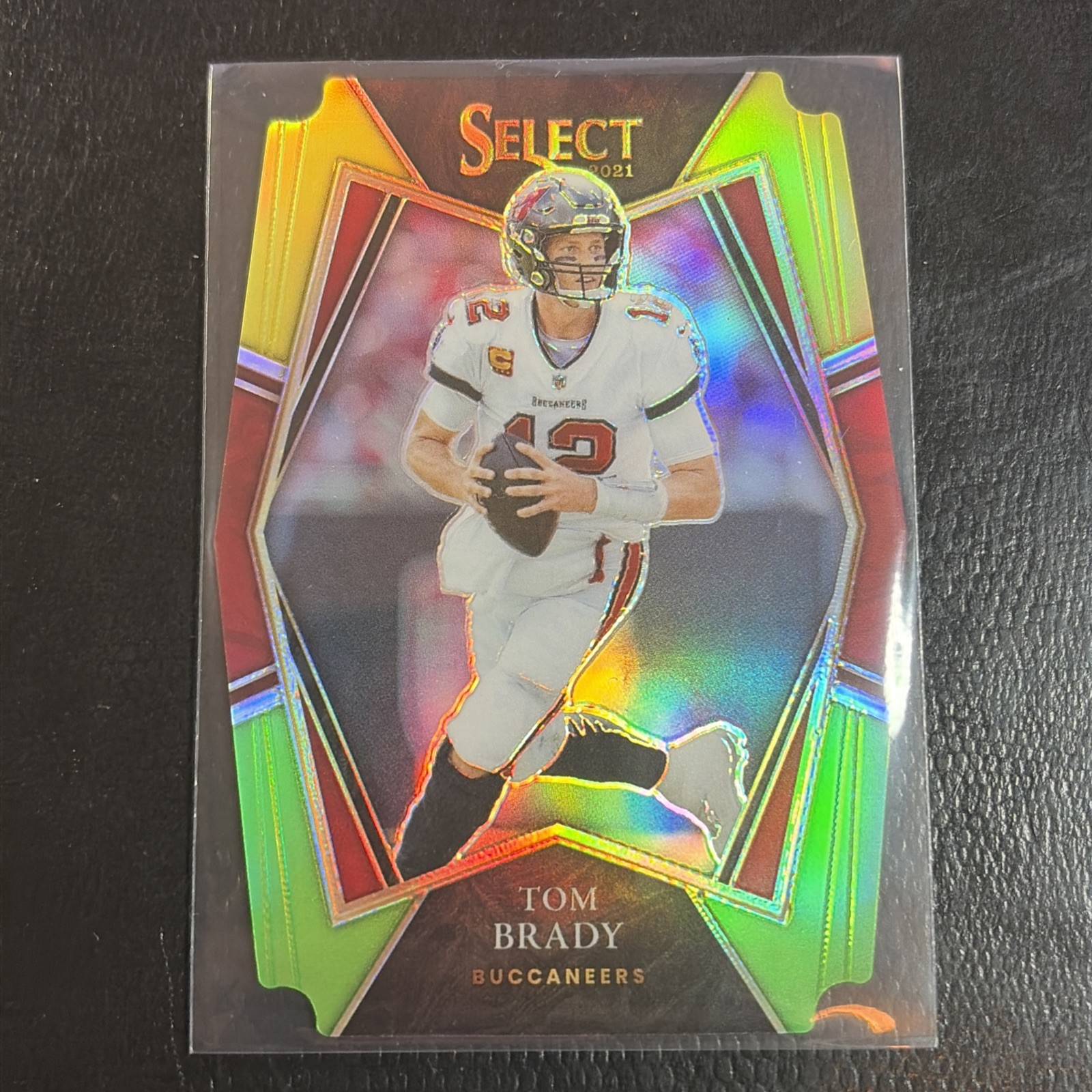 2021 Panini Select Tom Brady Green and Yellow Prizm Die Cut Premier Level #101