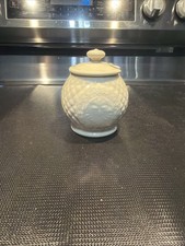 Longaberger Pottery Collectors Club 2004 Sugar Bowtl & Lid.  BEAUTIFUL!