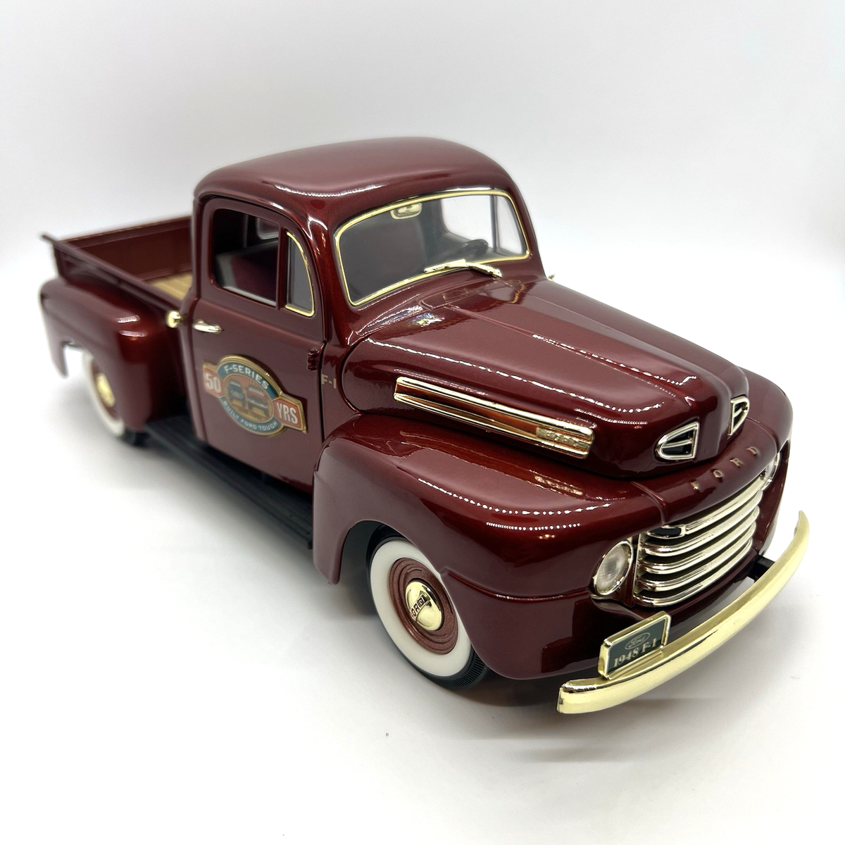 ✓ Road Legends 1948 Ford F-1 Pickup 1:18 Scale Die Cast