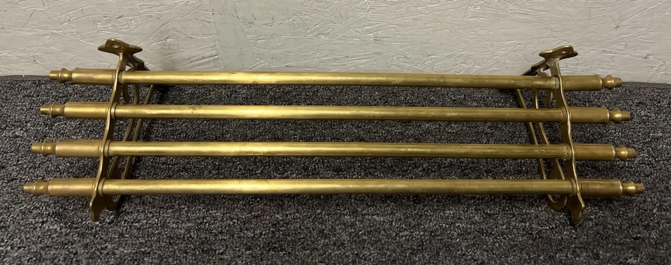 Antiguo portaequipajes Pullman de montaje en pared de latón estilo principios de 1900, toallero Foto 2 de 3