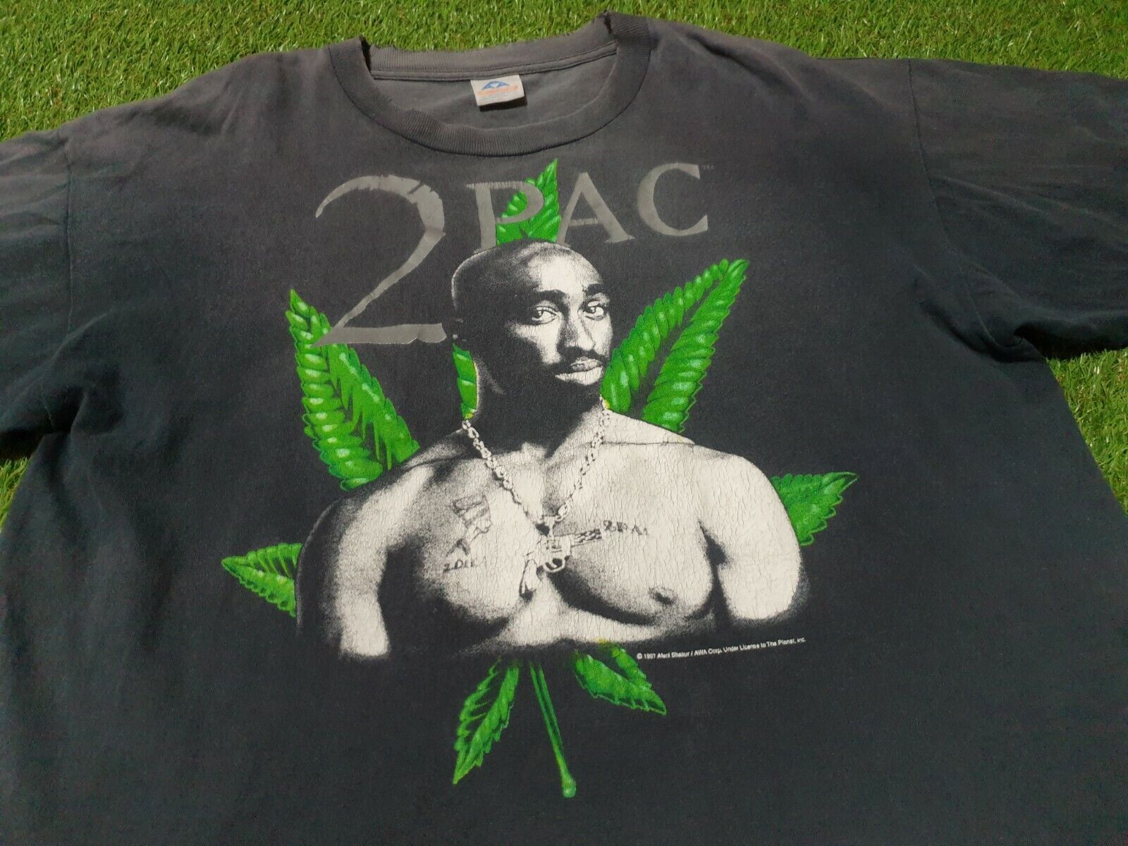 Rare vintage 1997 Tupac shakur all eyez on me t shirt Size XL hiphop rap tee