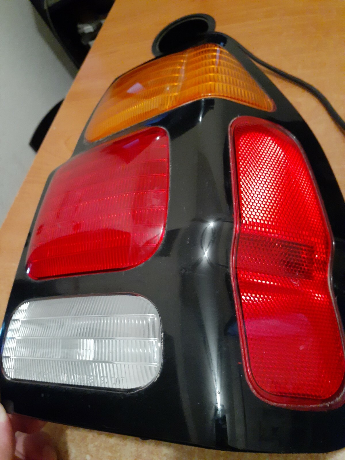 20002004 Mitsubishi Montero Sport Tail Light Arrière Feu Passager Côté