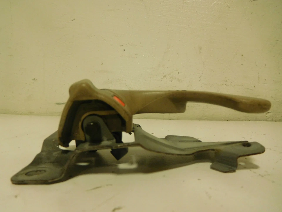 Manija de puerta interior trasera derecha Mitsubishi Galant 2000 Foto 4 de 4