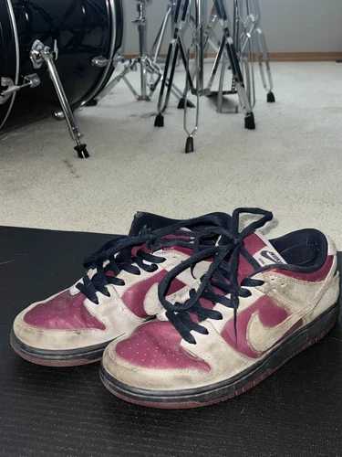 Size 9.5 - Nike Dunk SB Low True Berry