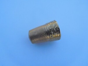 Lovely French Art Nouveau 18K Solid Gold Mistletoe Plant Leaves Sewing Thimble🧵