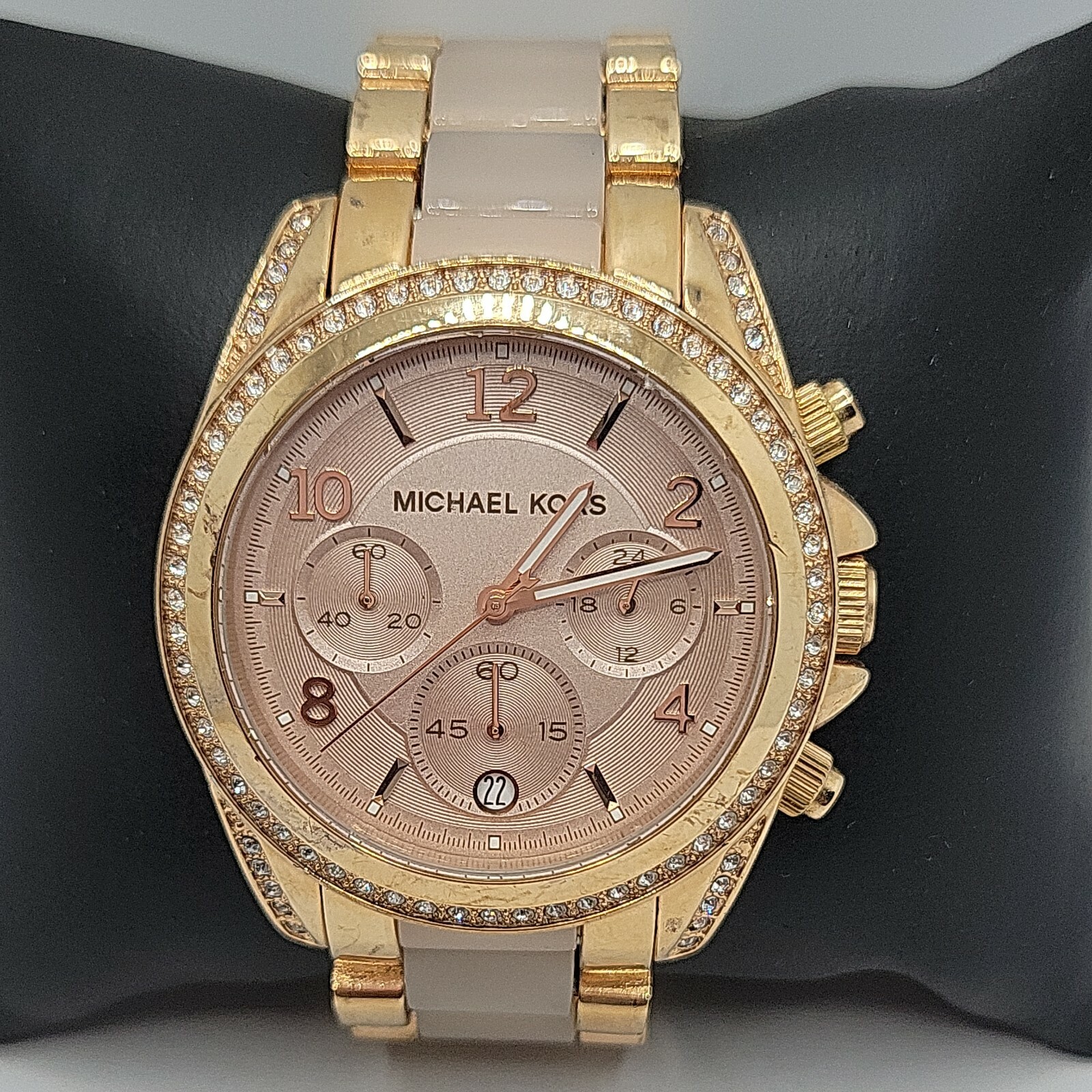 mk5943 rose gold