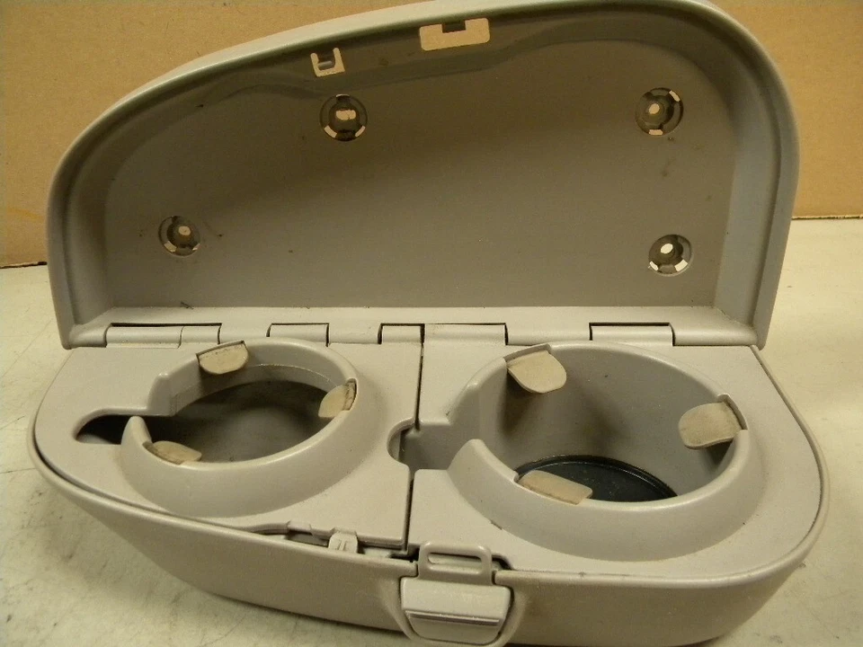 Nissan Quest 2005 portavasos de fábrica asiento del conductor izquierdo portavasos color gris Foto 4 de 4