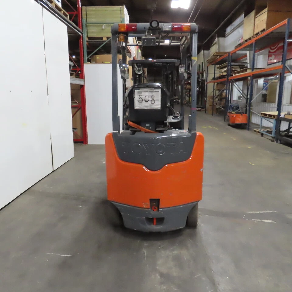 2014 Toyota 8FBCU25 5000 LB Electric 48V Forklift 3-Stage 189" Lift W/ Sideshift - Image 4 of 4