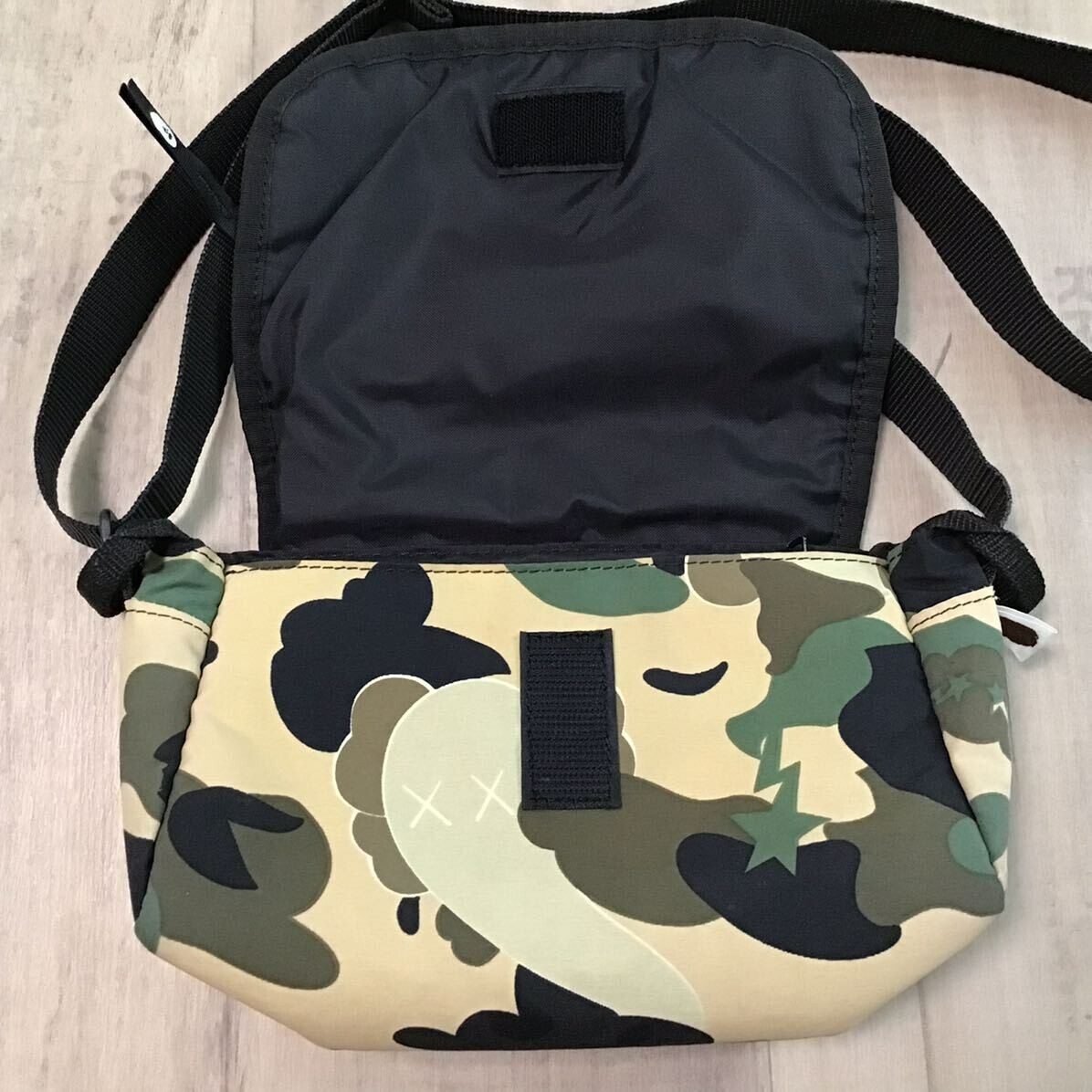 A BATHING APE x KAWS 迷彩 ボディバッグ KAWS × BAPE camo bendy shoulder bag a bathing ape NIGO | eBay