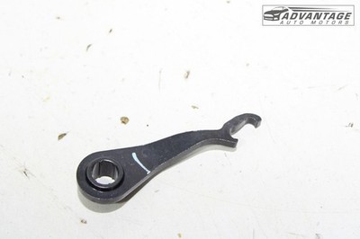 2017-2018 AUDI A4 QUATTRO AUTOMATIC TRANSMISSION CABLE MOUNT LEVER OEM