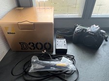 Nikon D300 12.3MP fotocamera digitale reflex DSLR corpo/corpo - 24746 scatti IMBALLO ORIGINALE