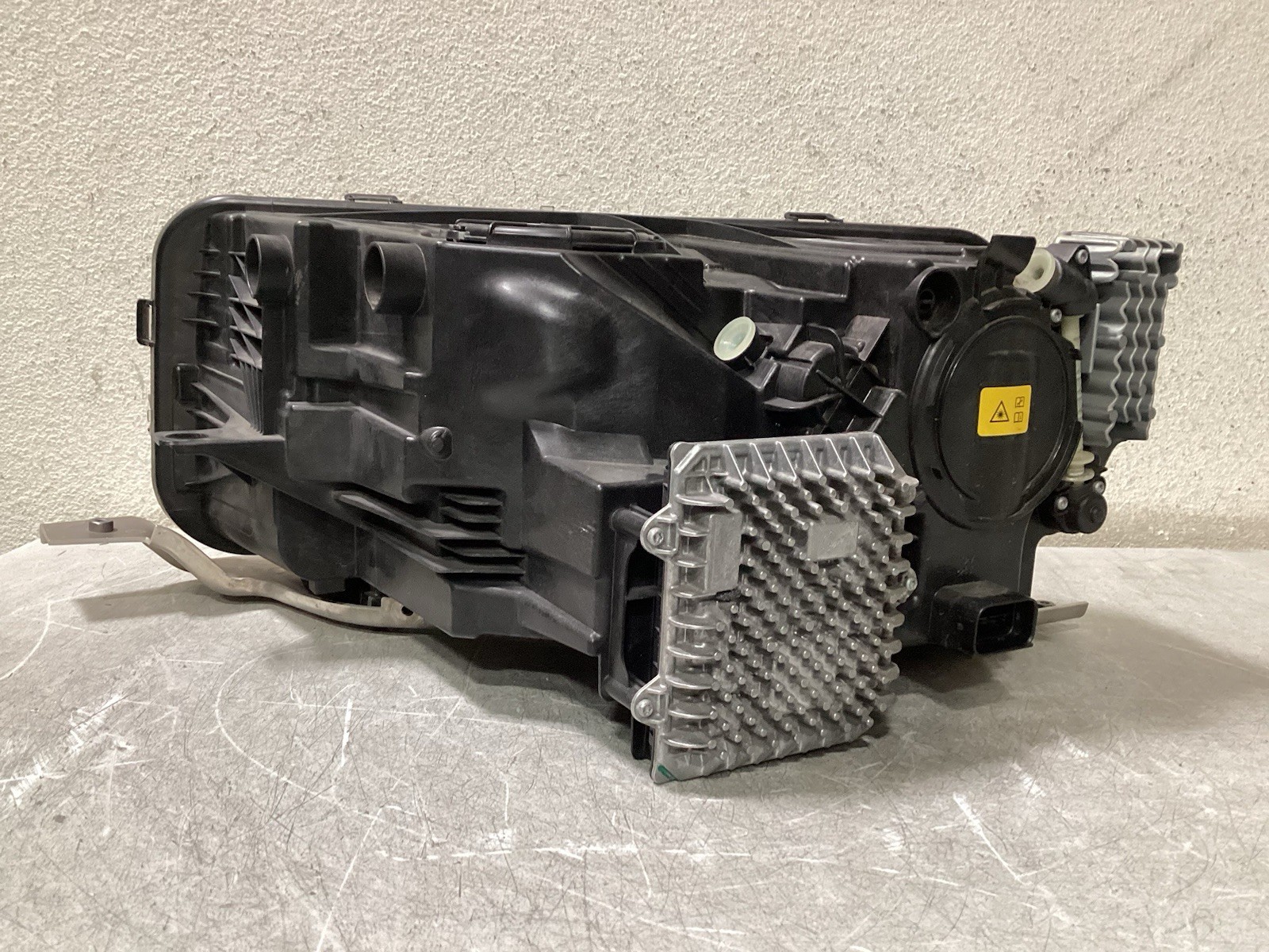 2019 2020 2021 2022 2023 Rolls Royce CULLINAN Right Headlight Used OEM Complete