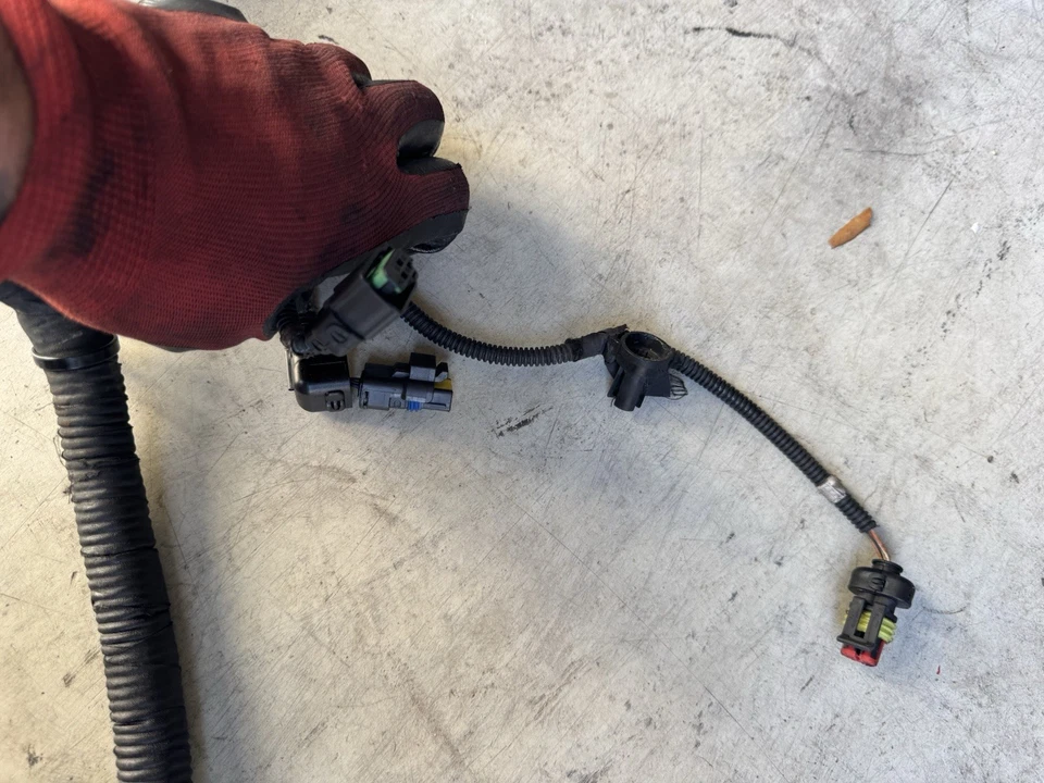 ARNÉS DE CABLEADO TRANSMISIÓN DIÉSEL 14-19 RAM PROMASTER 1500 3,0 L 68226963AA USADO Foto 3 de 4