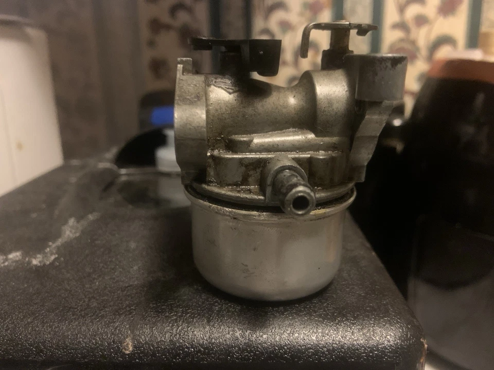 Briggs & Stratton 693479-20HP Carburetor OEM Used - Image 3 of 3