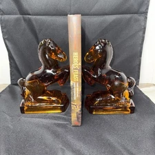 2 L.E. Smith SIMPLICITY Rearing Horse Bookends Set/2 8" AMBER 1967-1979 No.6200