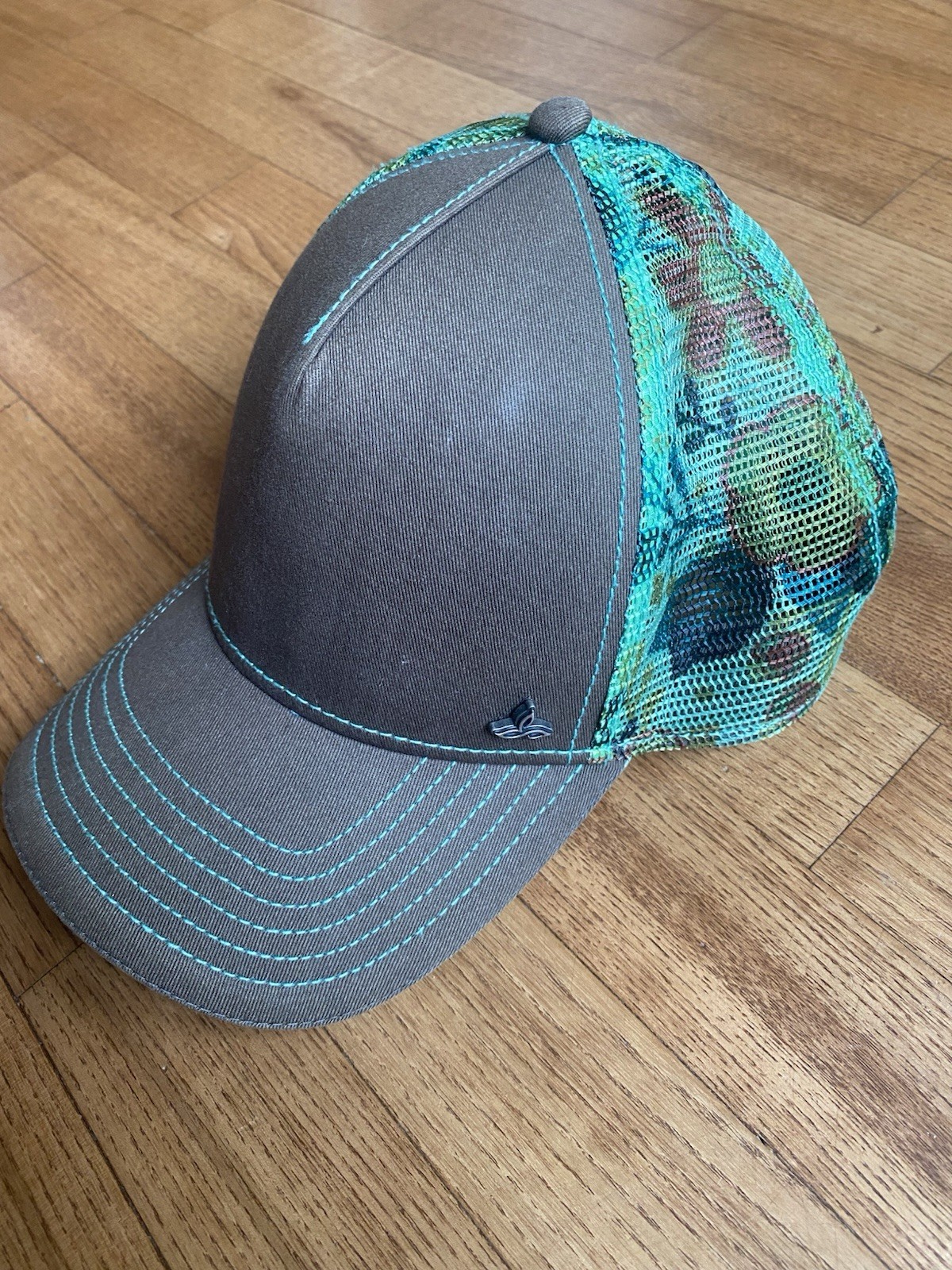 Green  Multicolor Adjustable Snapback Mesh Os