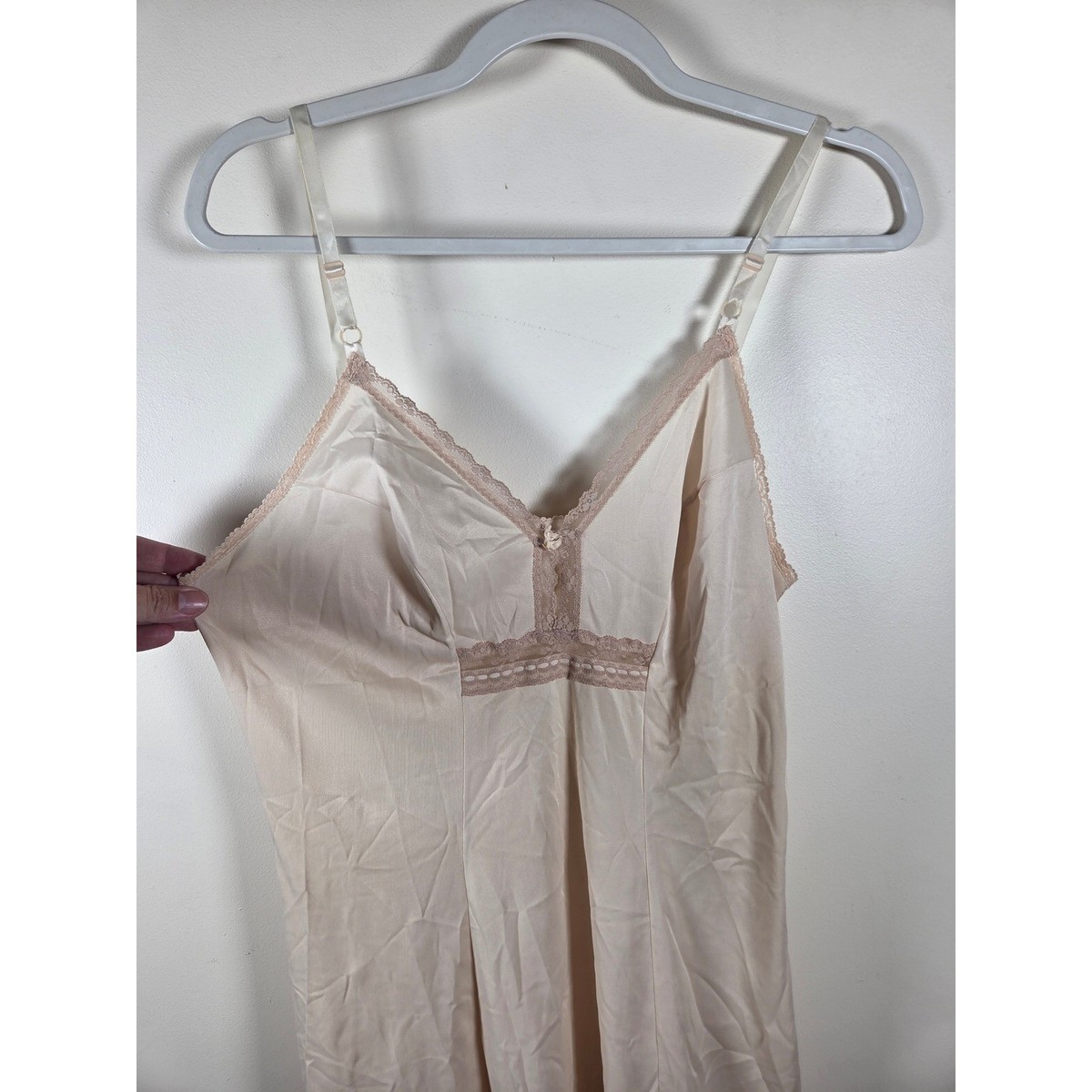 Vintage Sears Beige Lace Trim Full Slip Anti Cling Nylon Size 34 Average Length View 2